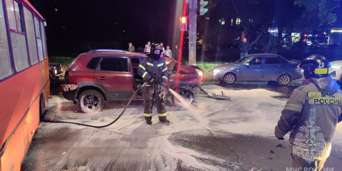 Хроники нижегородского ДТП: как упрямство двух водителей парализовало движение и едва не привело к трагедии